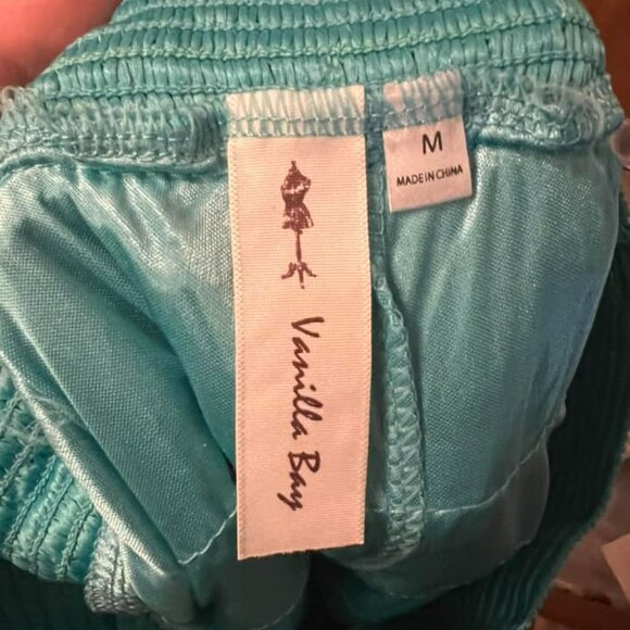 🐻Size M - Vanilla Bay - NWT - Kid's Lacy Turquoise Shorts - Picture 2 of 6